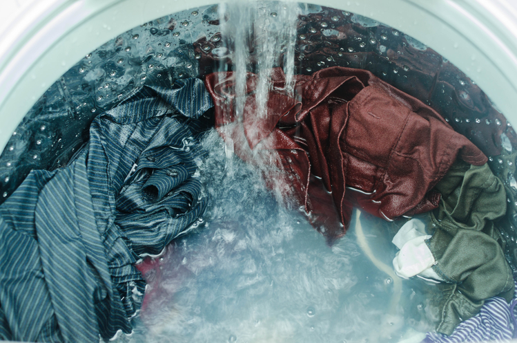 Zdjęcie Czy twoje pranie na pewno jest czyste? Pranie w jakiej temperaturze zabija bakterie? #1