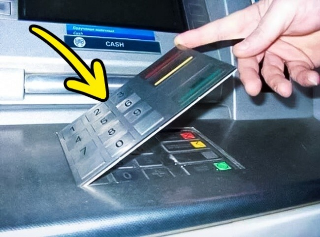 Zdjęcie Jak sprawdzić, czy bankomat nie jest przerobiony przez oszustów? #2