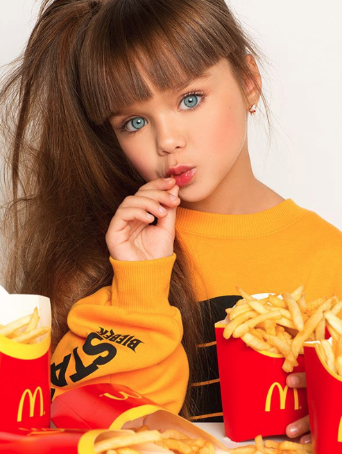 Zdjęcie Ta 7 latka z Rosji jest uważana za najpiękniejszą dziewczynkę na świecie #2