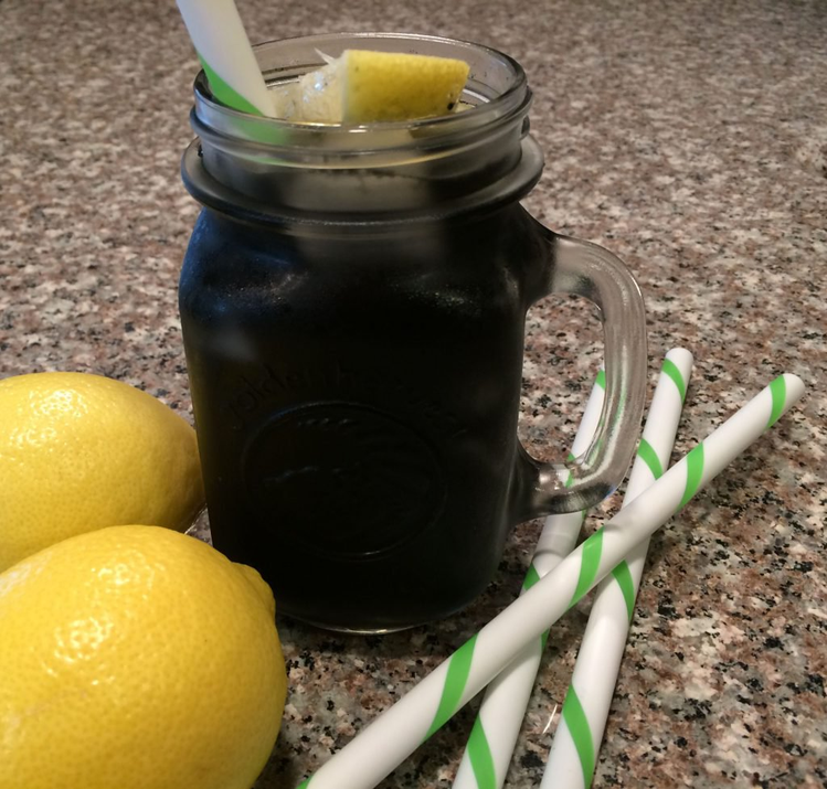 Zdjęcie Przepis na czarną lemoniadę, która oczyszcza organizm i nadaje skórze blasku #2