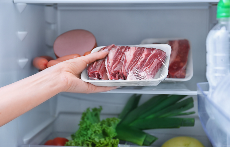 Zdjęcie Wiele osób popełnia te błędy przechowując mięso w lodówce! #1