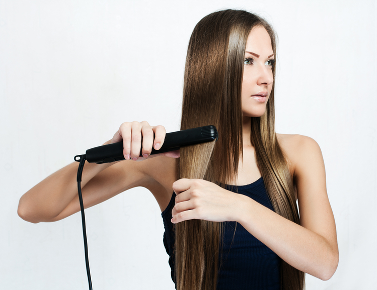 Jak prawidłowo prostować włosy?