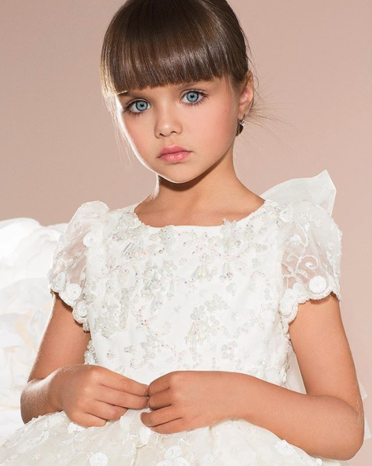 Zdjęcie Ta 7 latka z Rosji jest uważana za najpiękniejszą dziewczynkę na świecie #1